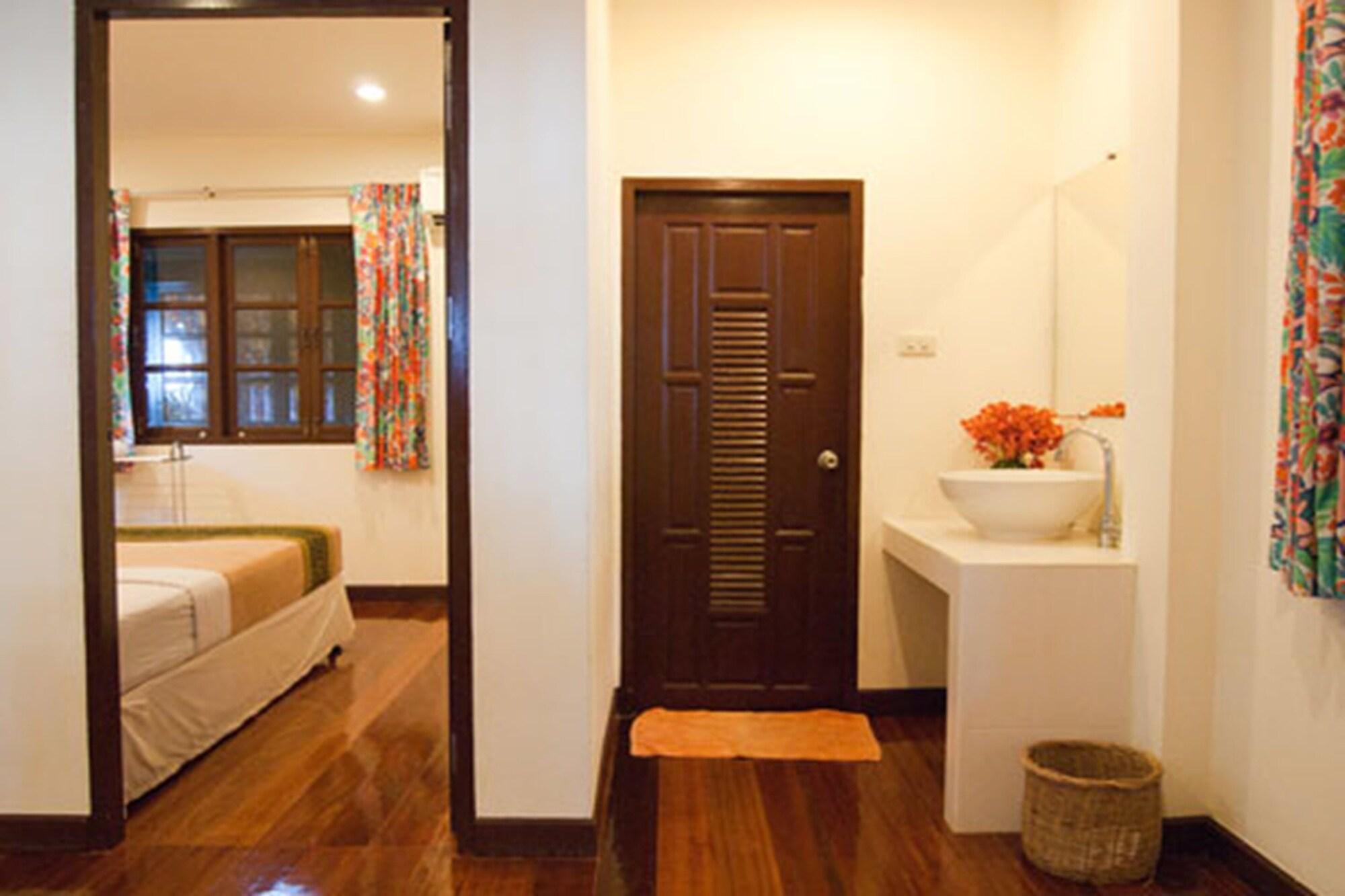 Baan Klang Aow Beach Resort Ban Krut  Exterior photo