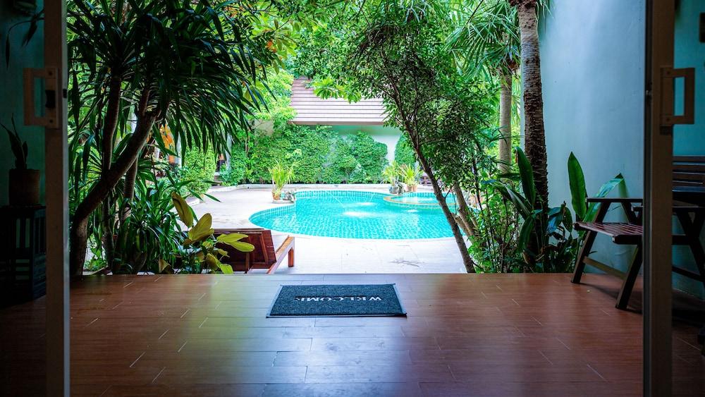 Baan Klang Aow Beach Resort Ban Krut  Exterior photo