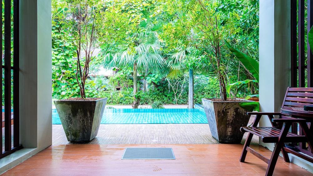 Baan Klang Aow Beach Resort Ban Krut  Exterior photo
