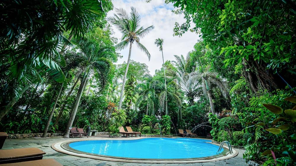 Baan Klang Aow Beach Resort Ban Krut  Exterior photo