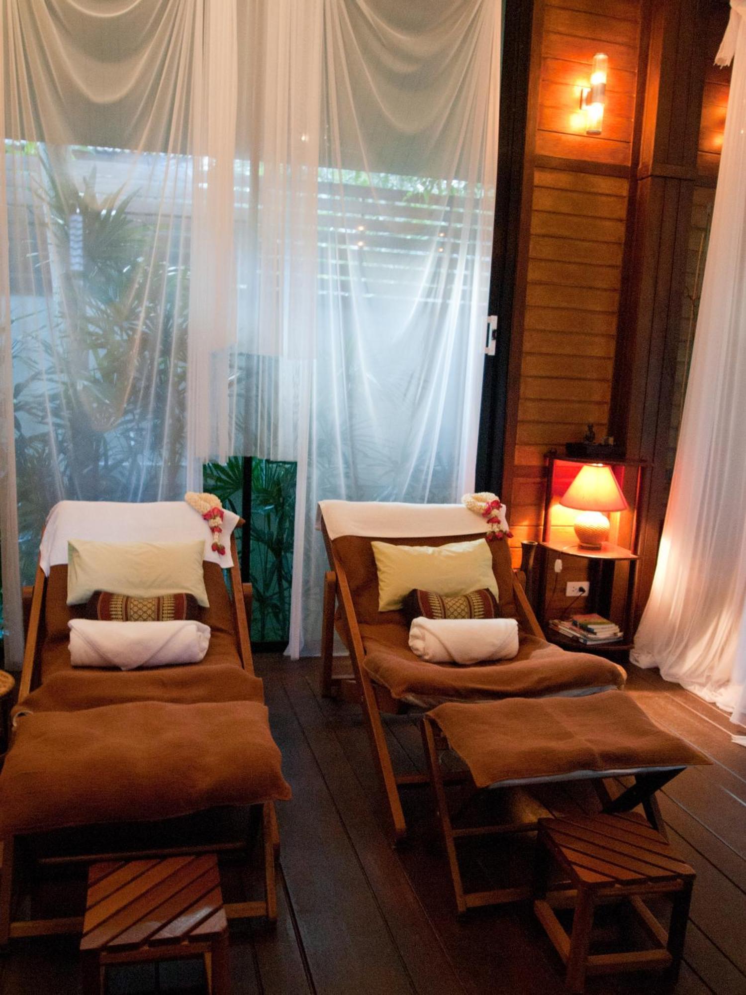 Baan Klang Aow Beach Resort Ban Krut  Exterior photo