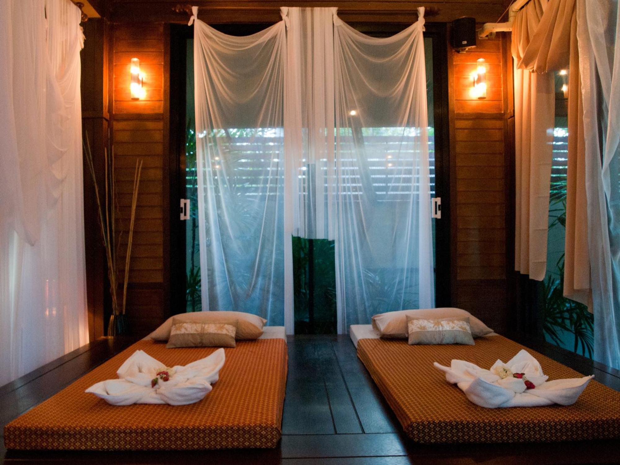 Baan Klang Aow Beach Resort Ban Krut  Exterior photo